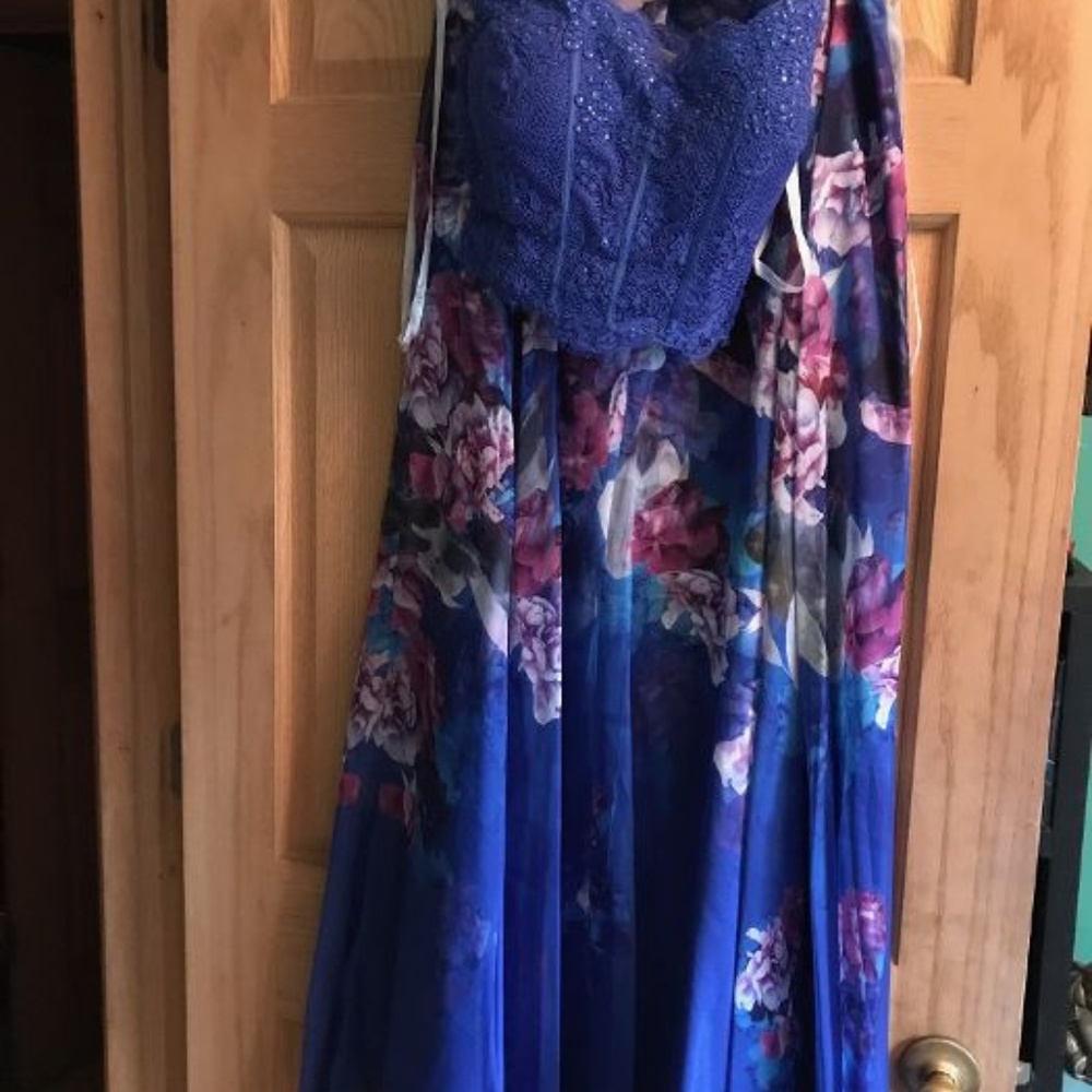 Elli Wilder blue floral prom dress